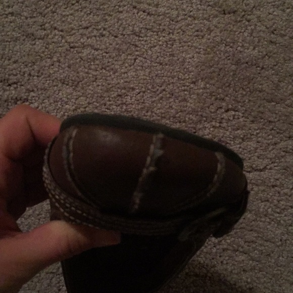 NEW SHOES - Picture 5 of 7